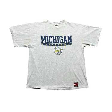 Nike Vintage 90s Nike Michigan Basketball T-Shirt… - image 1