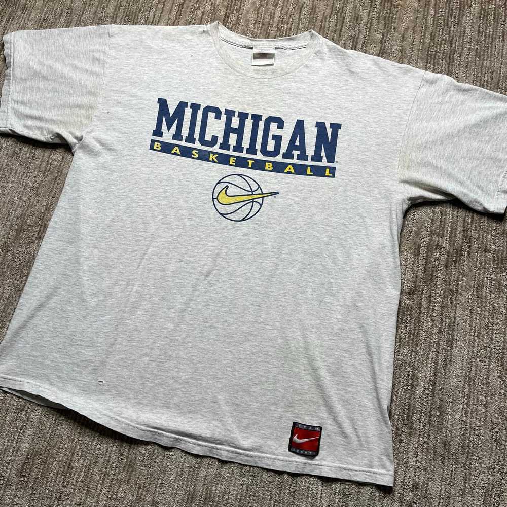 Nike Vintage 90s Nike Michigan Basketball T-Shirt… - image 2