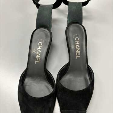 Authentic, extremely beautiful CHANEL logo pumps s