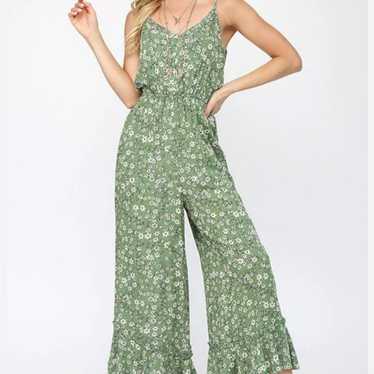 GiGio green floral Jumpsuit flowy ruffle hem size… - image 1