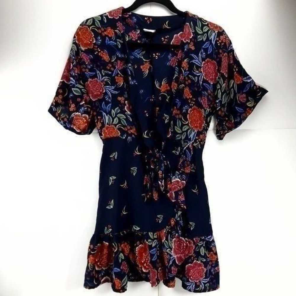 Selfie Leslie women's Blue Floral Print V-Neck Mi… - image 1