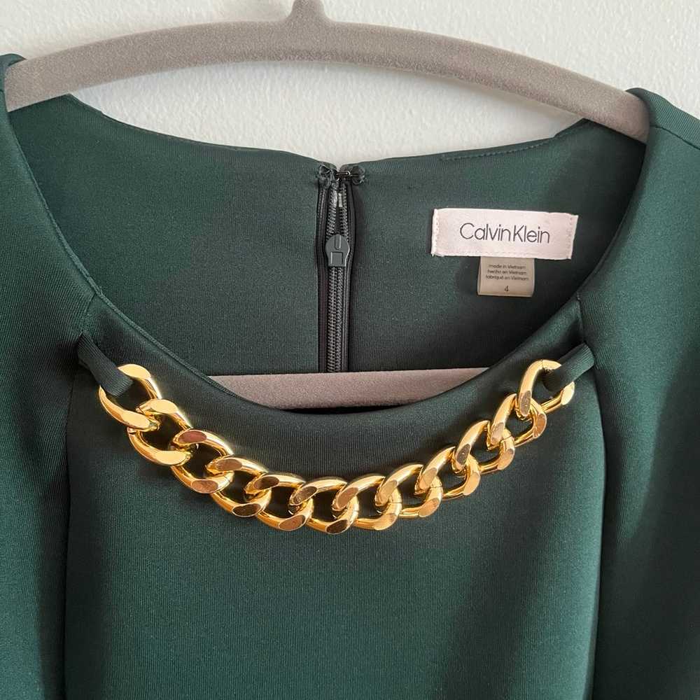 Formal Calvin Klein dress green w/ gold chain - image 3