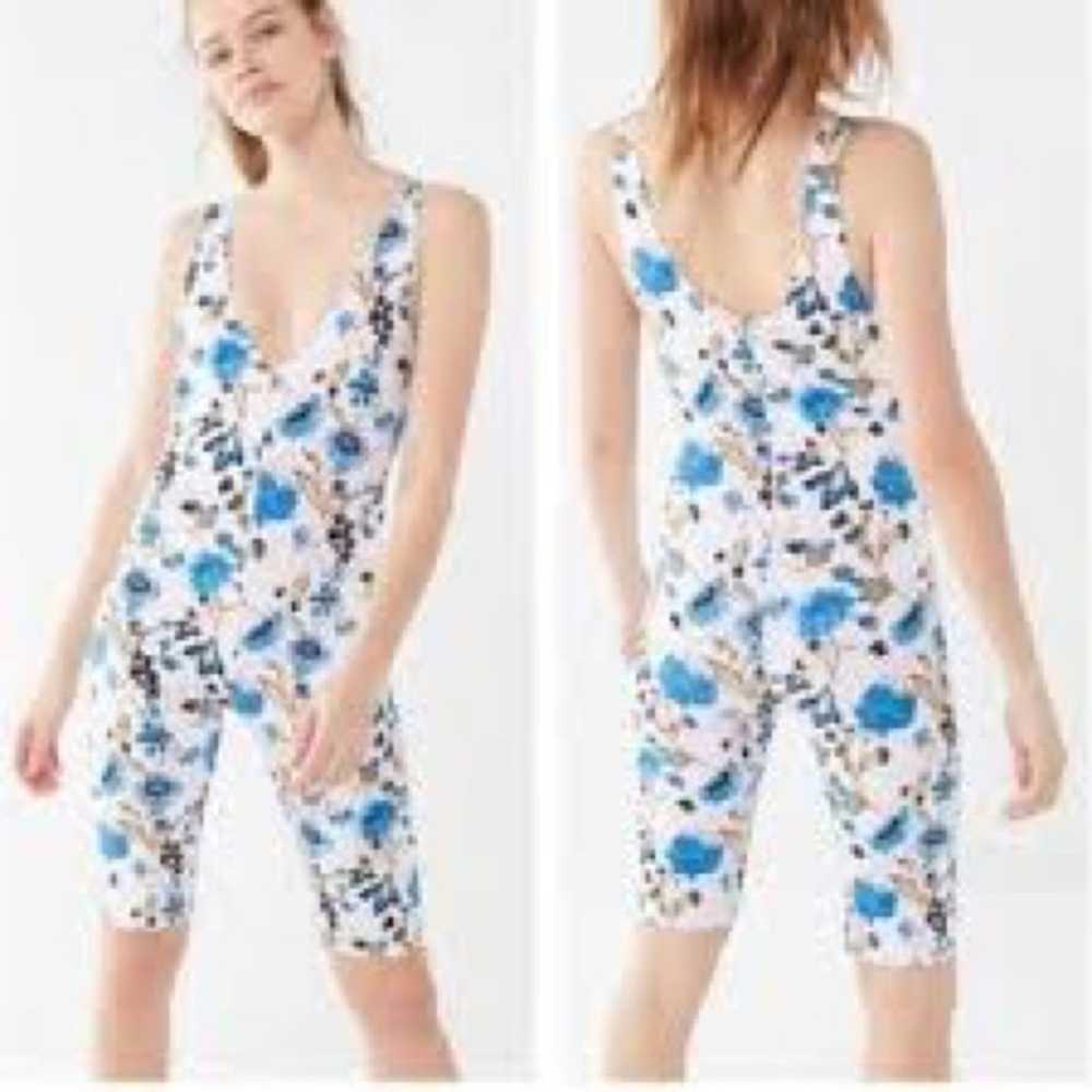 NWOT Urban Outfitters Floral Romper Size Small - image 5