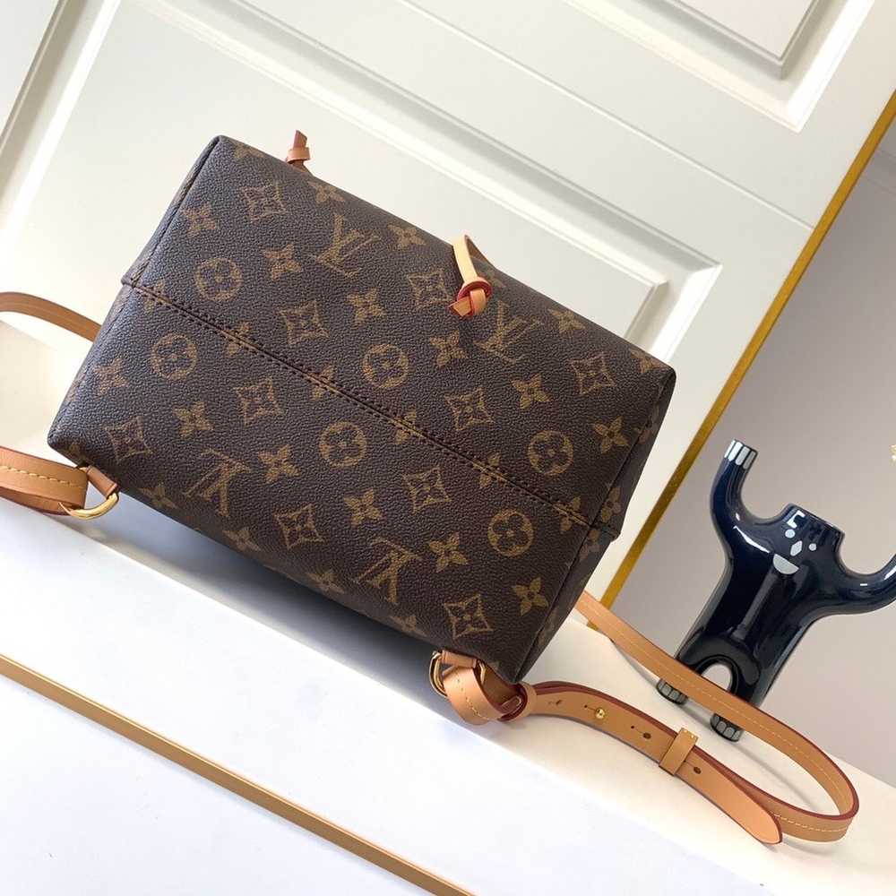 Louis Vuitton Shoulder Bag - image 5