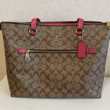 COACH A4 Tote Bag