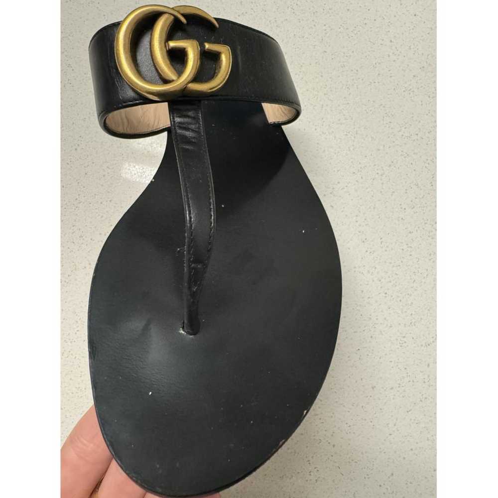 Gucci Double G leather flip flops - image 3