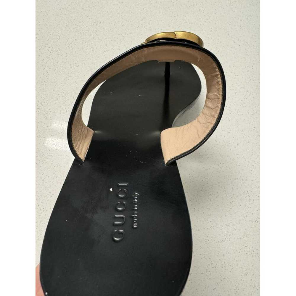 Gucci Double G leather flip flops - image 5