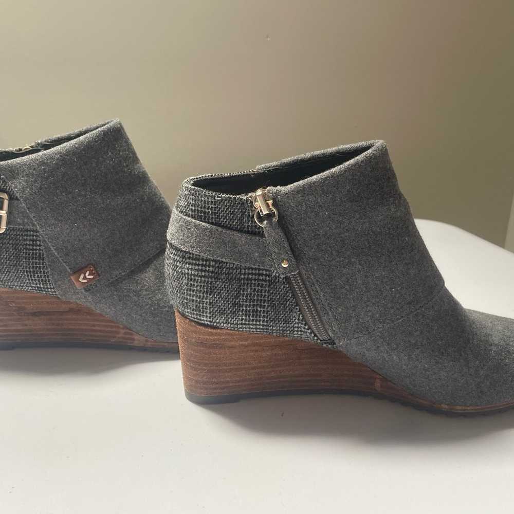 Dr. Scholl’s Mid Grey Flannel Create Wedge Bootie - image 10