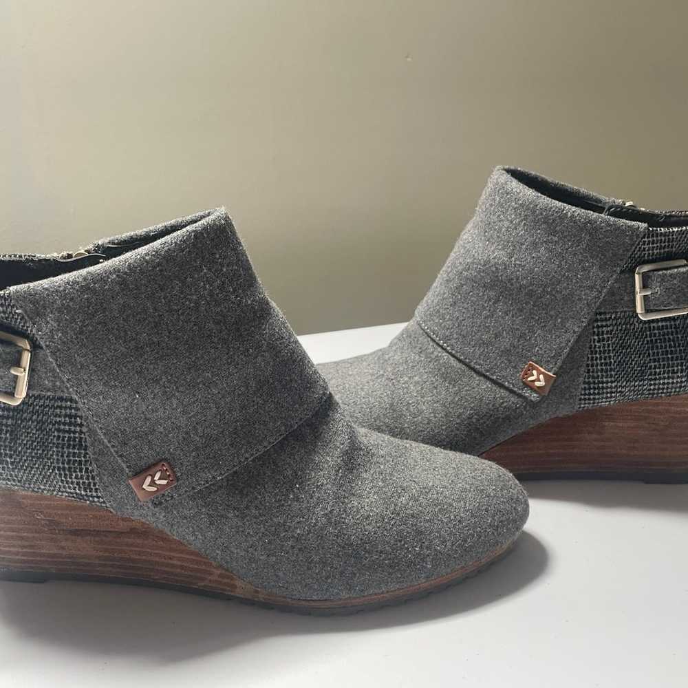 Dr. Scholl’s Mid Grey Flannel Create Wedge Bootie - image 8