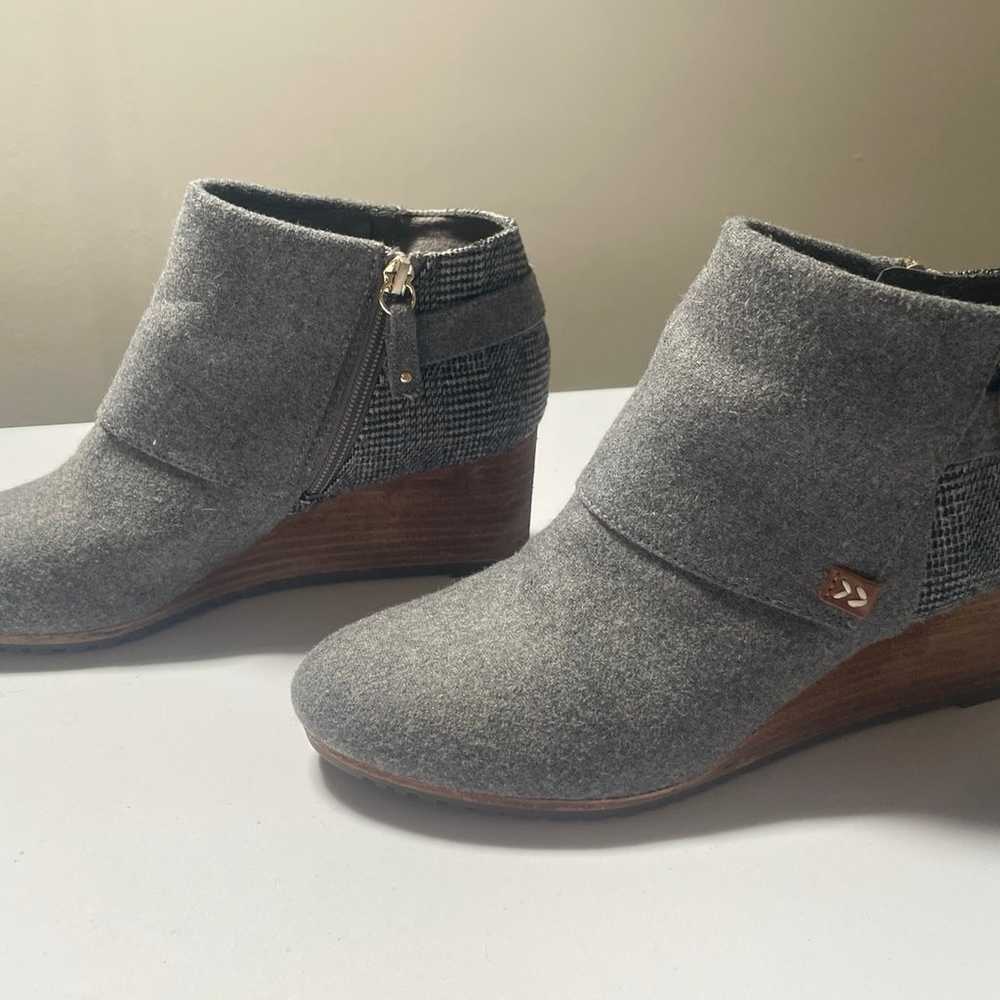 Dr. Scholl’s Mid Grey Flannel Create Wedge Bootie - image 9