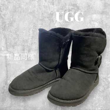 UGG sheepskin boots, black, like new, size 24cm.