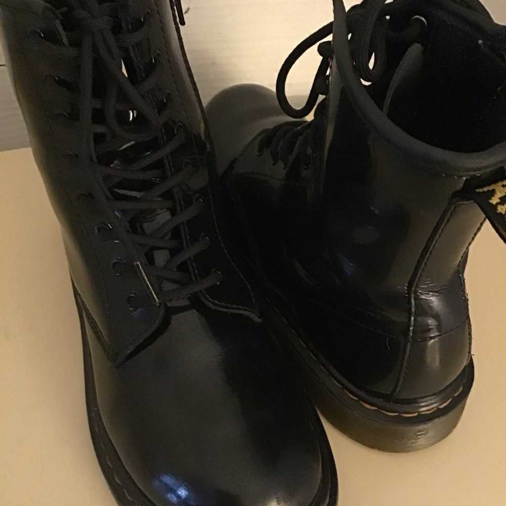 Dr Martens women black patent leather combat boot… - image 10