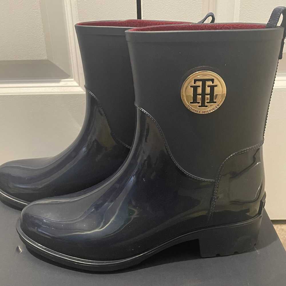 Women Tommy Hilfiger TW Kippa Rain Boots Size 6 D… - image 2