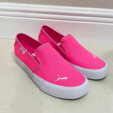 Puma hot pink flats, sneakers, size 7