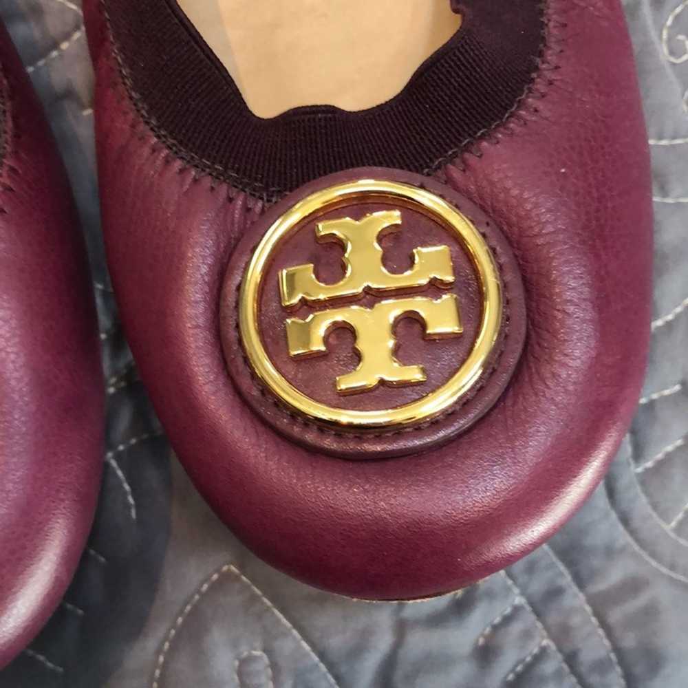 TORY BURCH Plum Purple Burgundy “Caroline” Leathe… - image 4