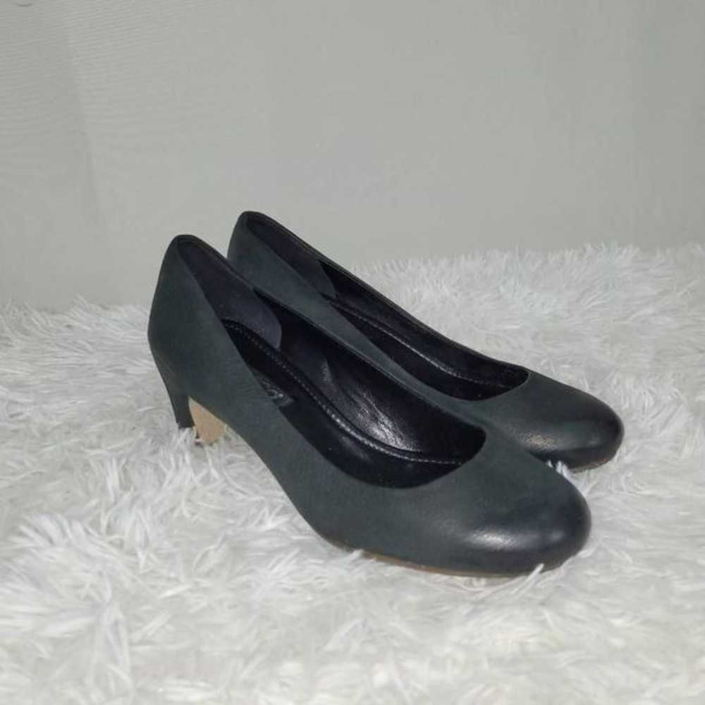 ECCO Women's Black Leather Round Toes Pump Heels … - image 1