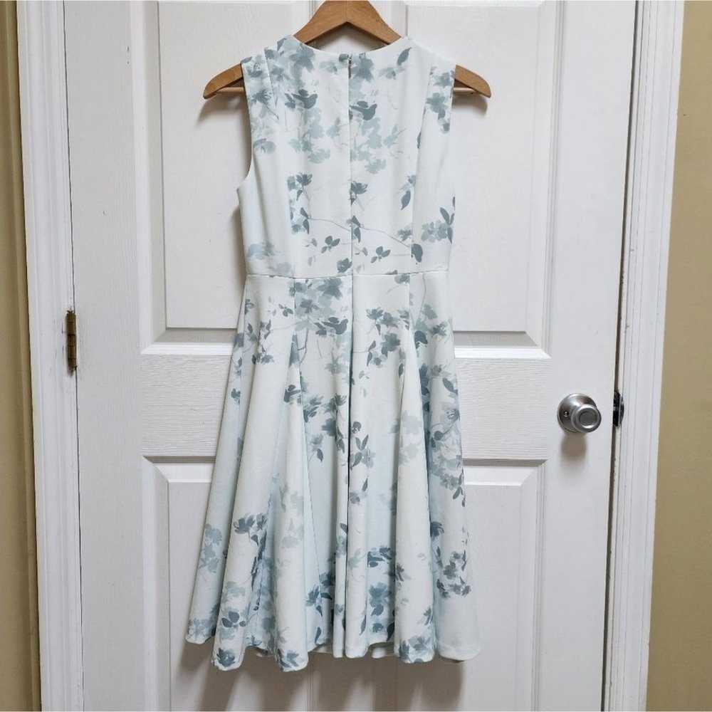 DKNY Dress Size 4 Light Blue Floral Fit Flare Sle… - image 2