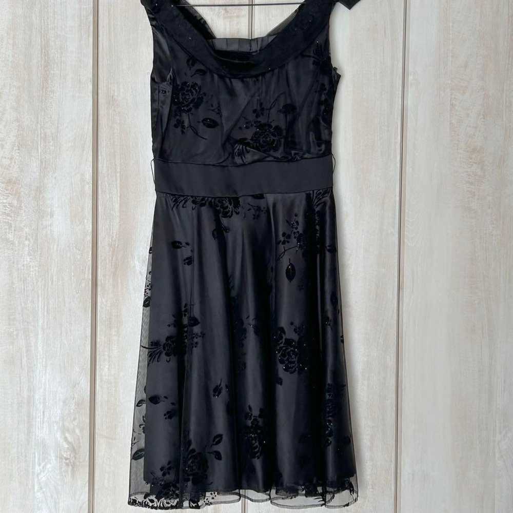 Ladies' party dress, size 9. - image 1