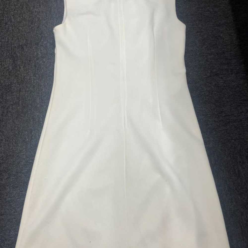 White sleeveless A-line dress - image 5