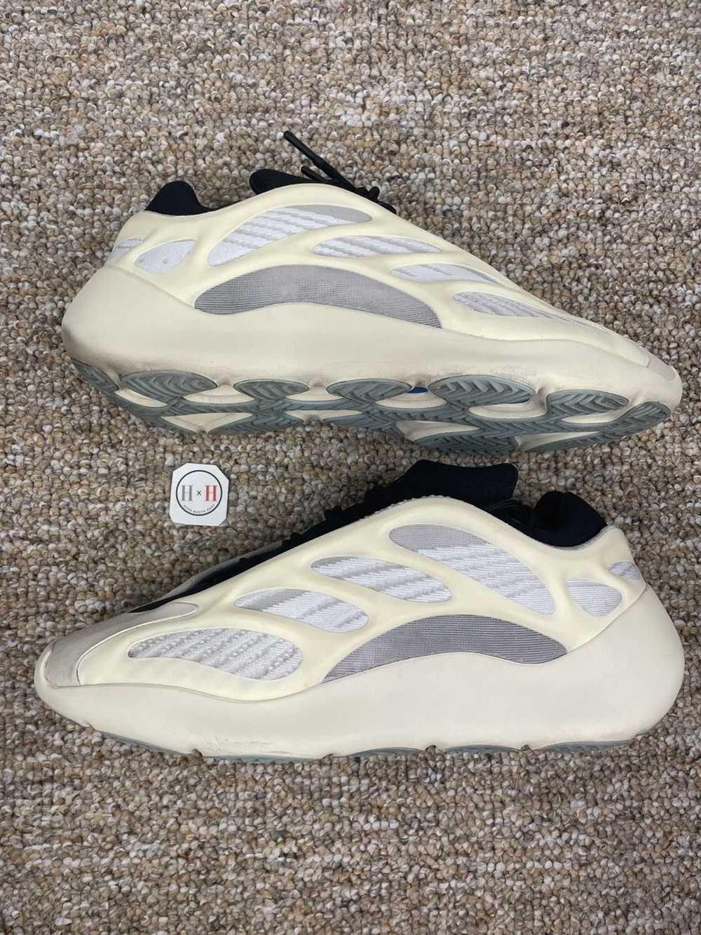 Adidas Yeezy Boost 700 V3 Azael - image 2