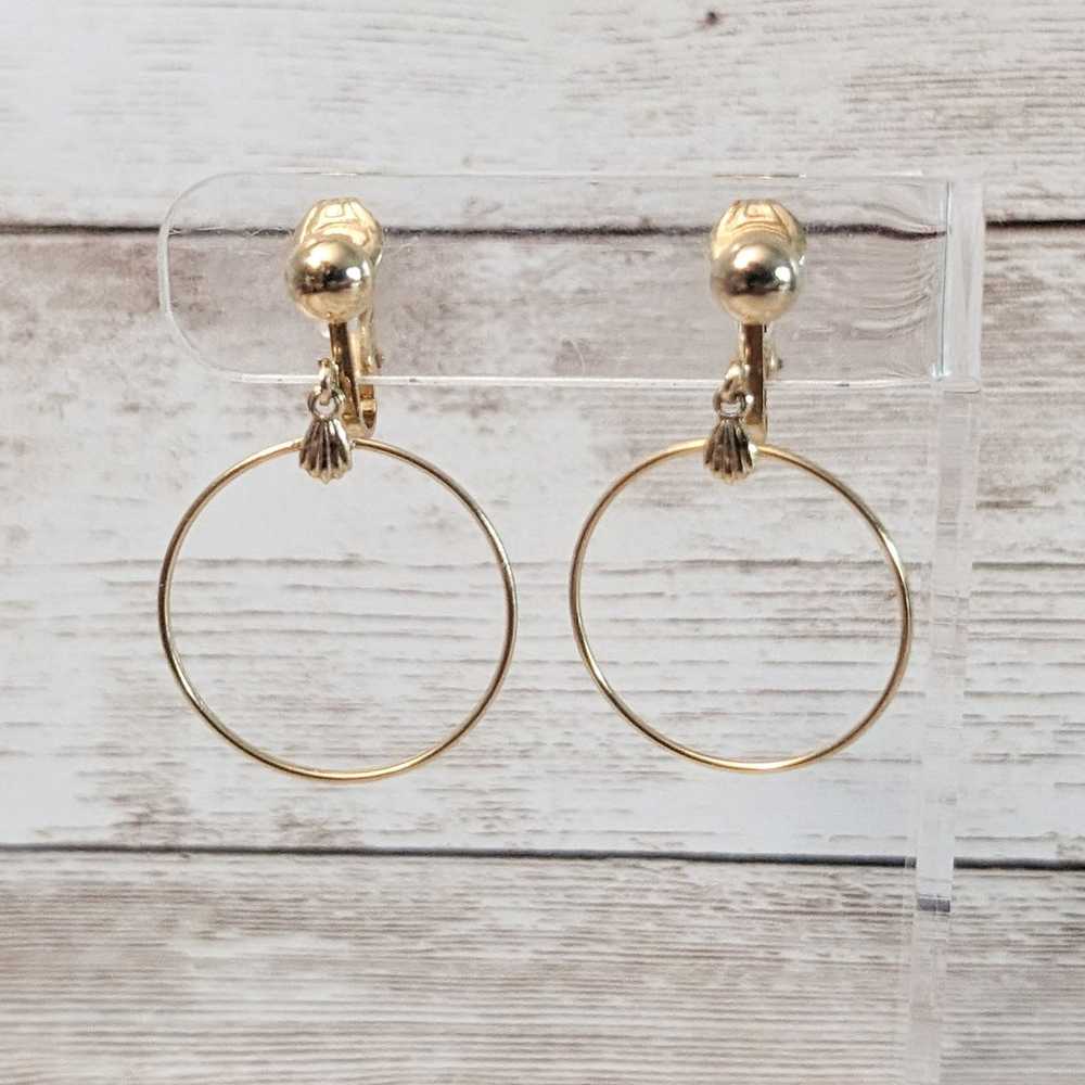 Vintage Clip On Earrings Gold Tone Circle Dangle - image 1