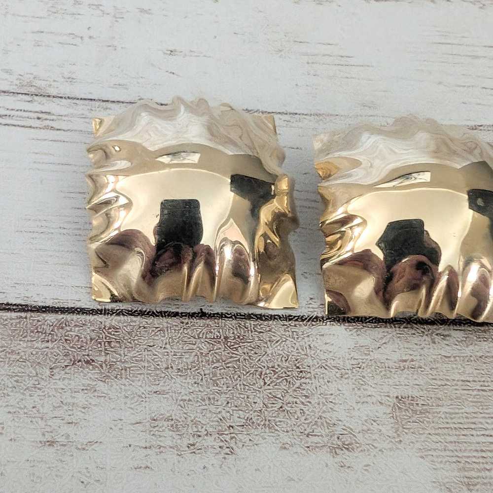 Vintage Clip On Earrings Large Gold Tone 3D State… - image 2