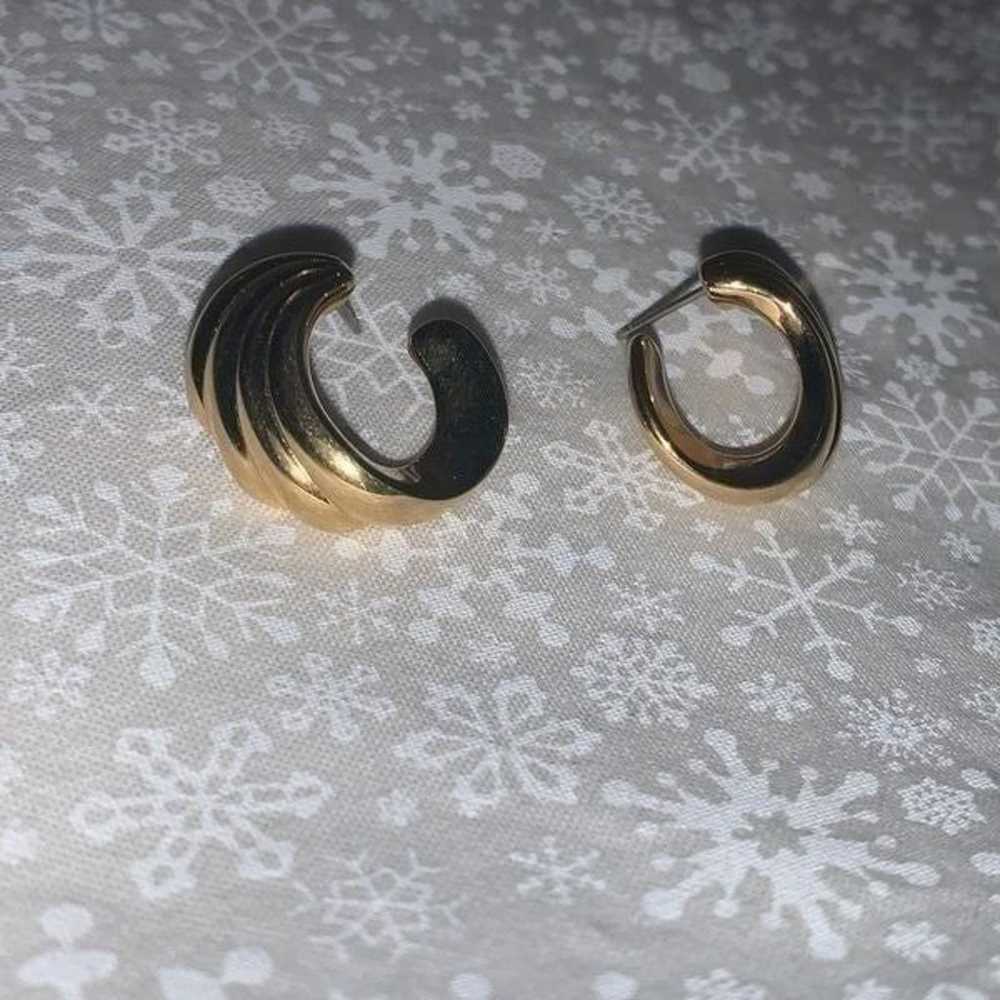 Vintage Crown Trifari Gold Pierced Hoop Earrings - image 2