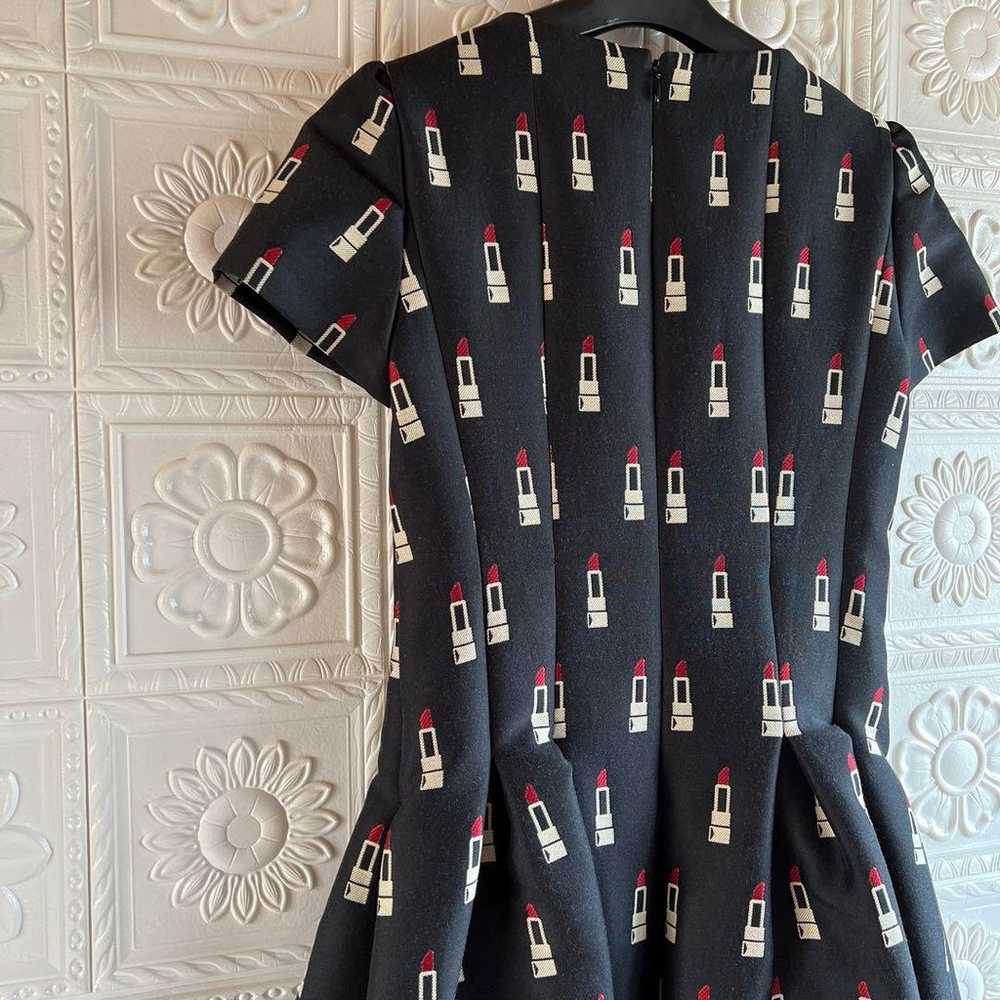 M's Gracy Lip Pattern Dress, Size 36, worn only o… - image 5