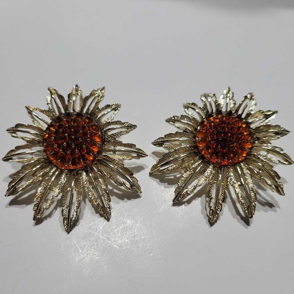 Vintage Sarah Coventry Sunflower Clip On Earrings… - image 1