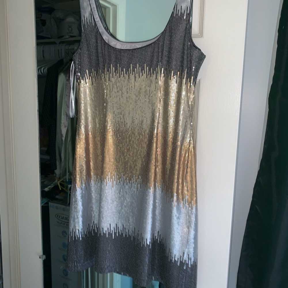 NWOT Maggy London ombré sequined sheath Size 8 - image 7