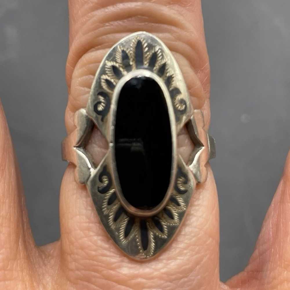 Size 7 Black enamel 925 sterling silver ring - image 6