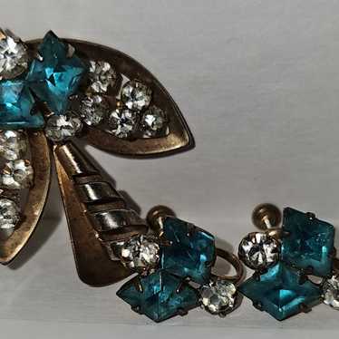 Vtg Unsigned Gold Tone Blue and Clear Rhinestone … - image 1