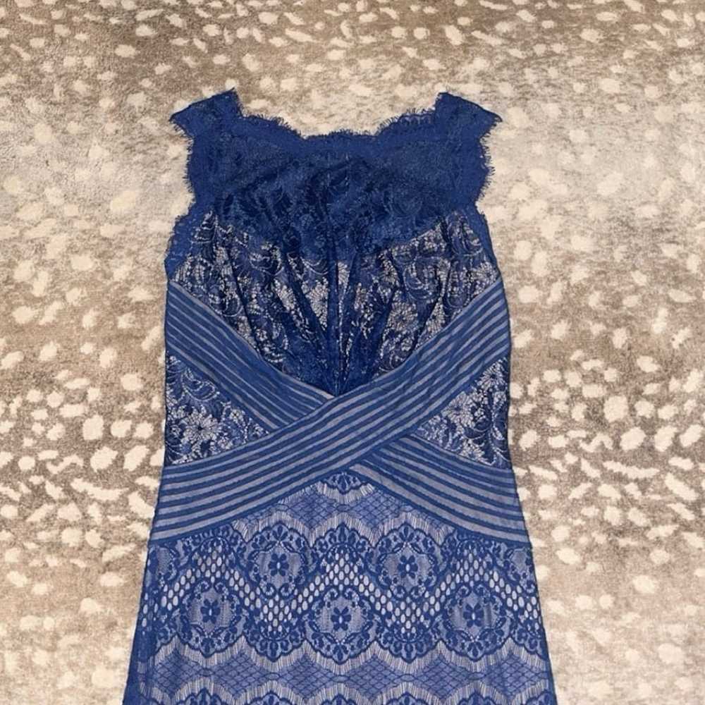 Tadashi Shoji Chantilly Lace Blue Sleeveless Shea… - image 4