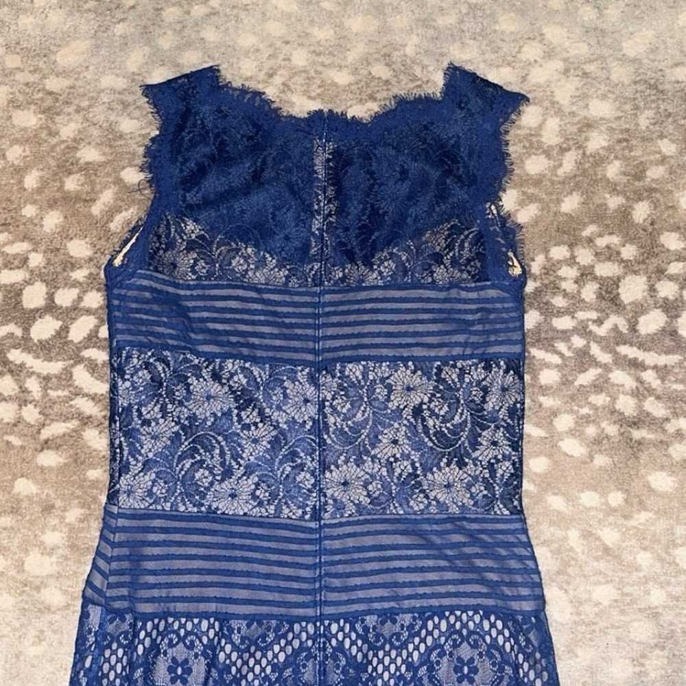 Tadashi Shoji Chantilly Lace Blue Sleeveless Shea… - image 9