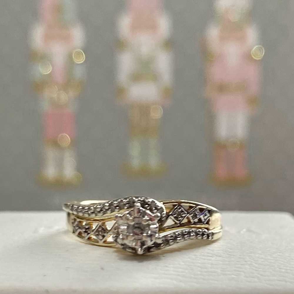 Beautiful Gold-Tone Vintage Sparkling .15ct Diamo… - image 2