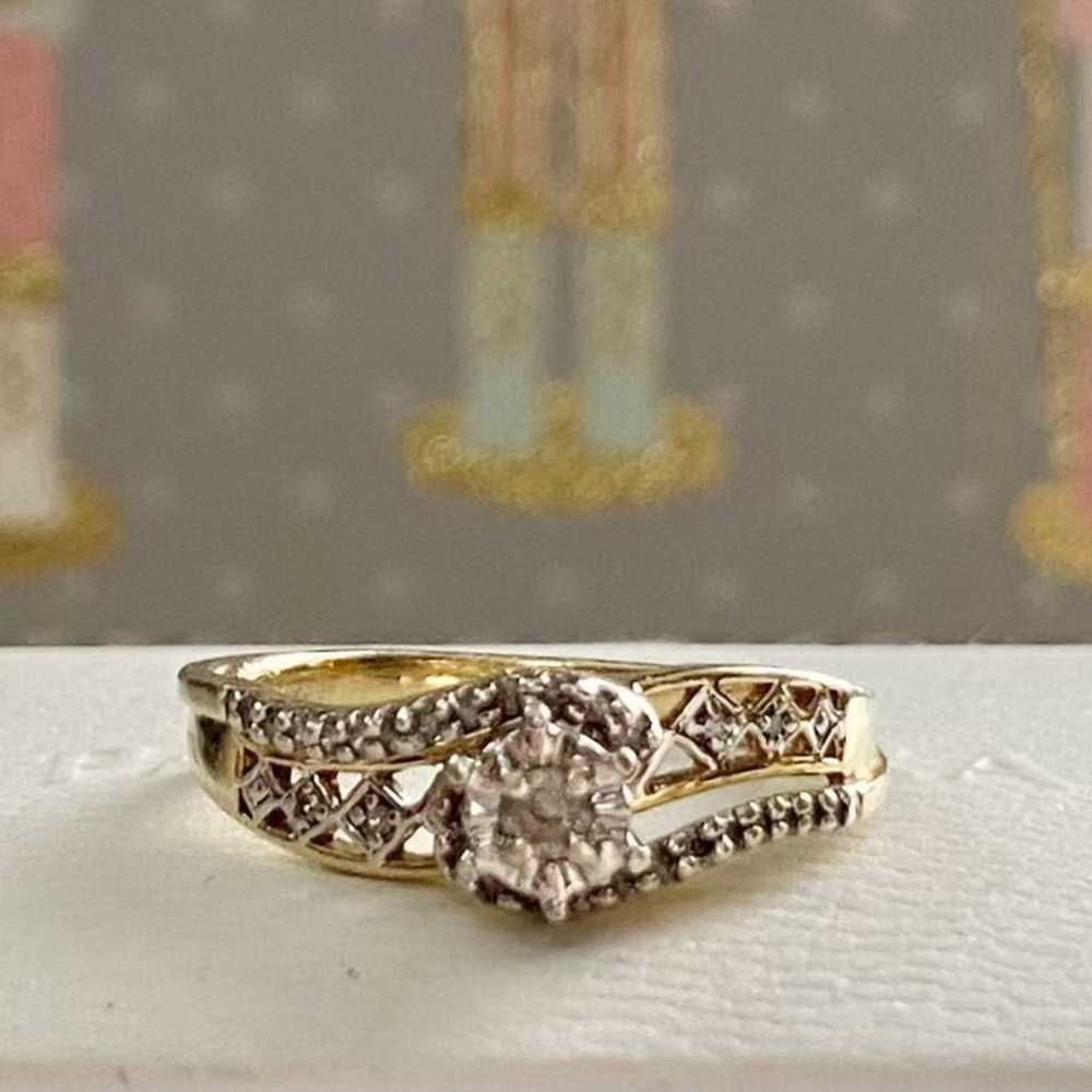 Beautiful Gold-Tone Vintage Sparkling .15ct Diamo… - image 4