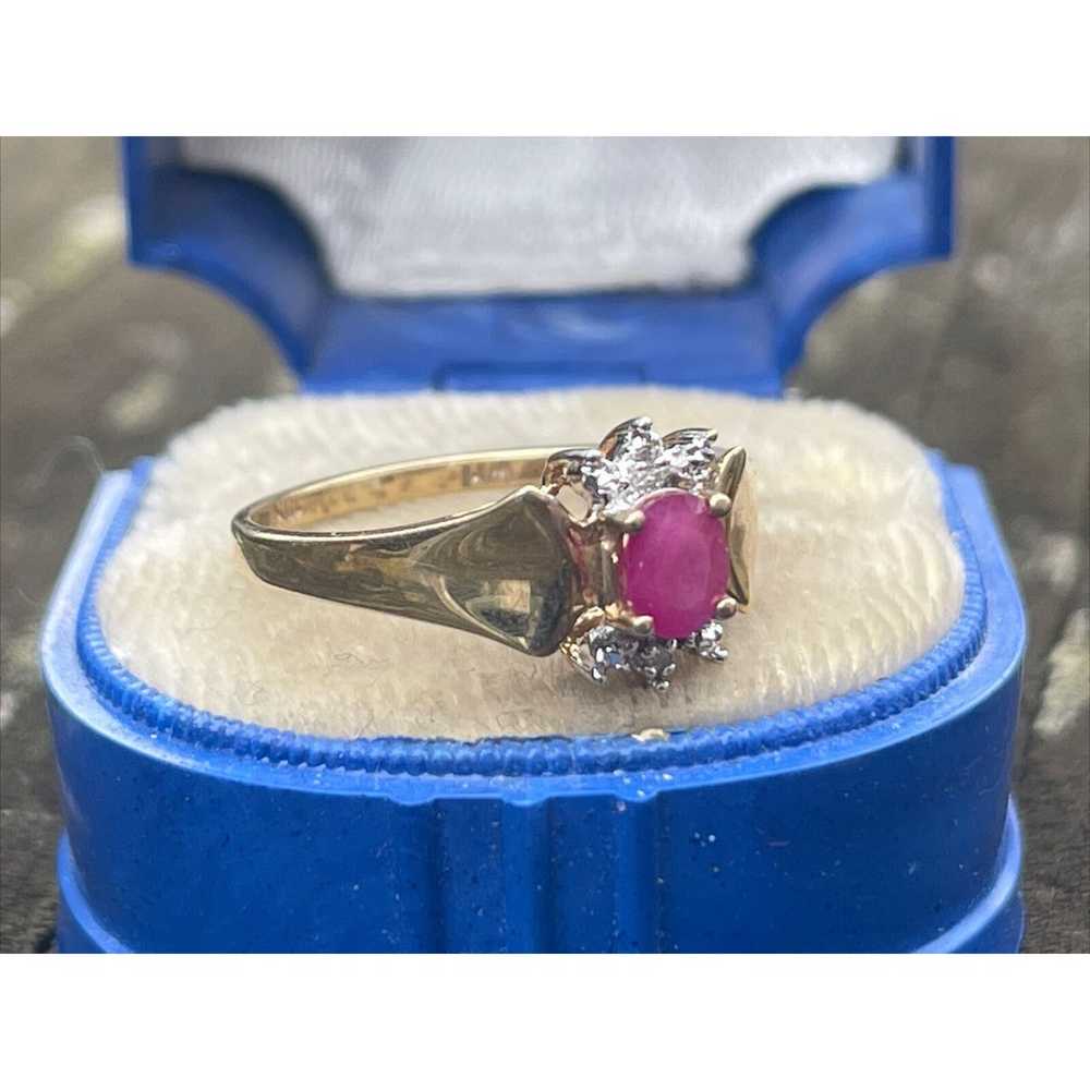 10k Yellow Gold Ring Signed WM Size 7 Ruby and Di… - image 4