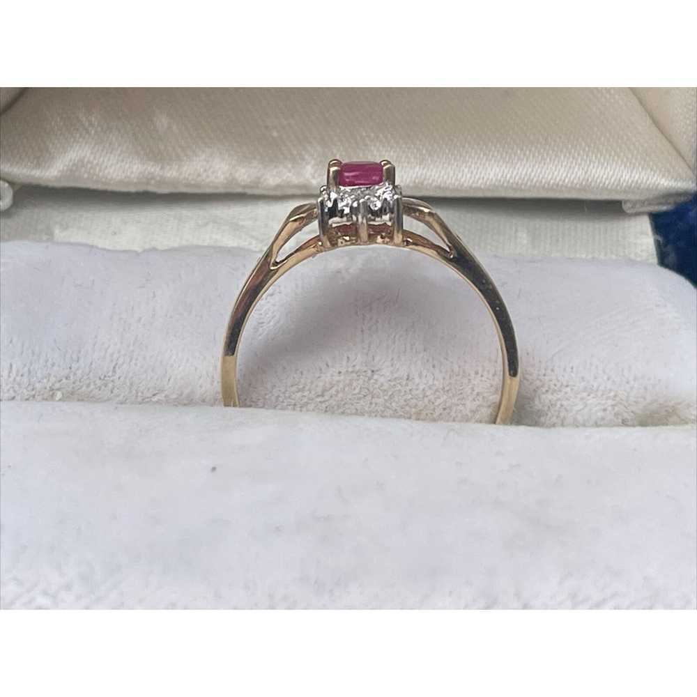 10k Yellow Gold Ring Signed WM Size 7 Ruby and Di… - image 9