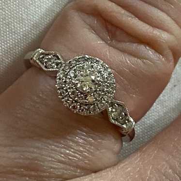 White gold cluster beautiful diamond ring