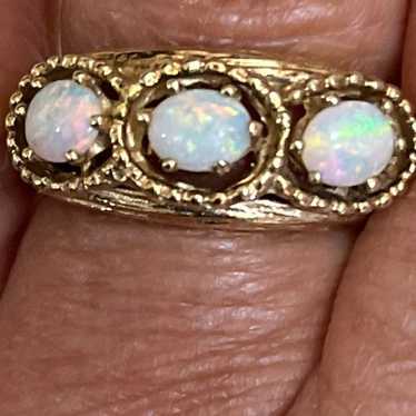 Vintage 14k gold and opal ring size 6.75 - image 1