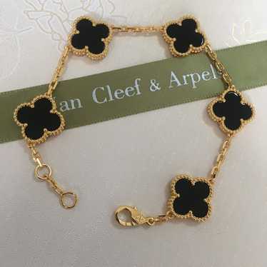 Auth 18K Gold 5 Motif Bracelet