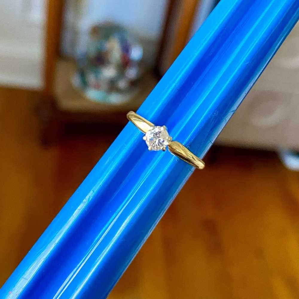 Beautiful 14k Yellow Gold Diamond solitaire  size… - image 3