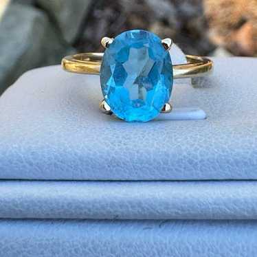 14K Yellow Gold Blue Topaz Ring