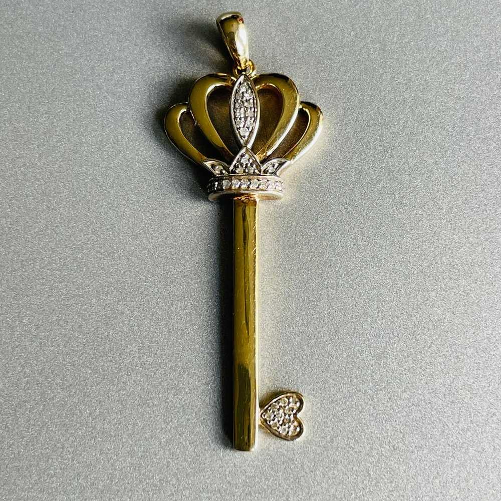 10k Gold Natural Diamond Crown Heart Key Large Pe… - image 1