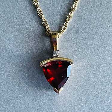 10k Gold Natural Garnet & Diamond Trillion Cut Pe… - image 1