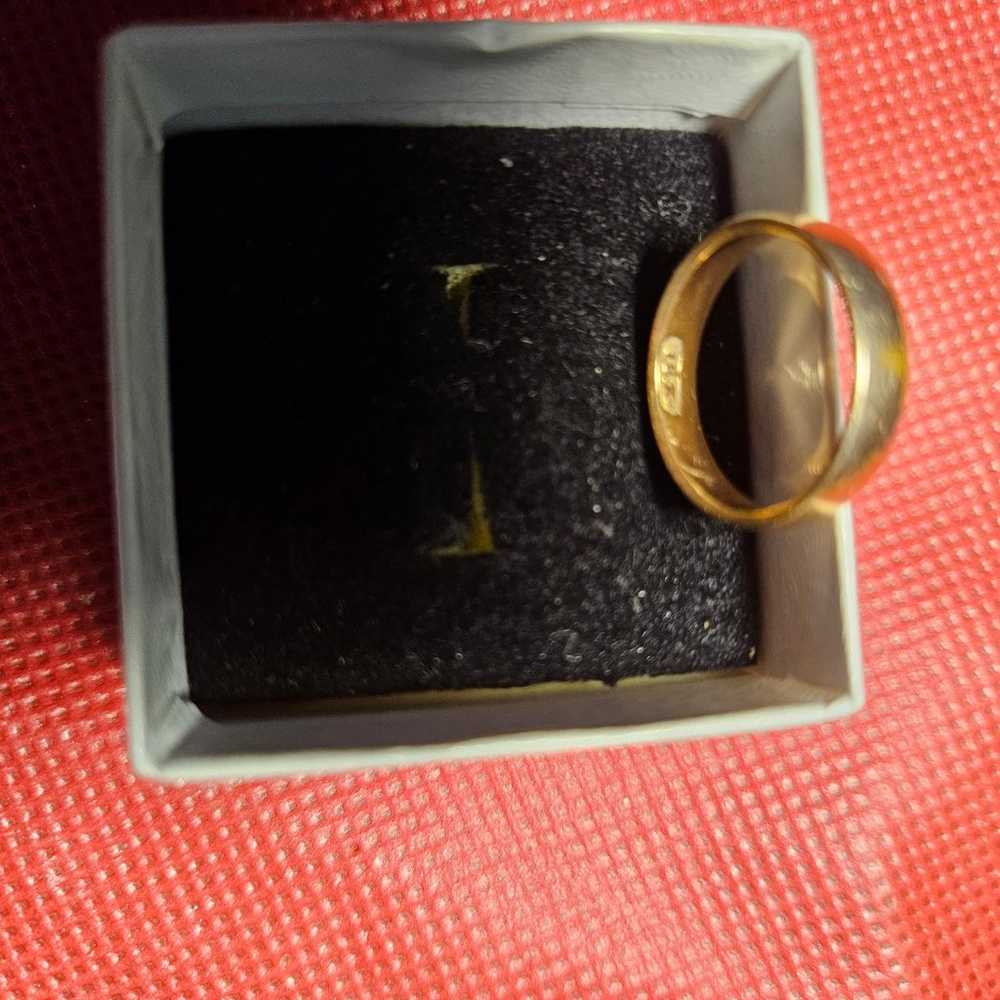 14K yellow gold wedding band - image 3