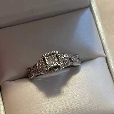 14k white gold Diamond engagement ring