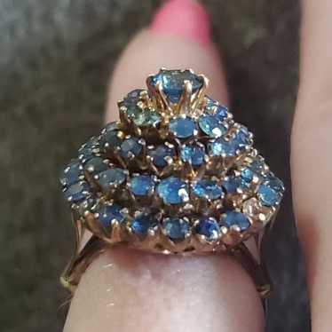 beautiful very old 14k gold blue saphire ring.