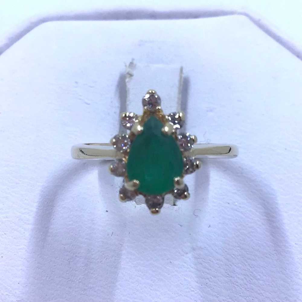 14K YG Vintage Chatham Emerald & Diamond Ring - image 1