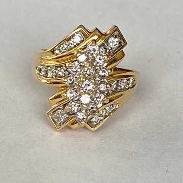 Vintage stunning  14k yellow gold and genuine  dai